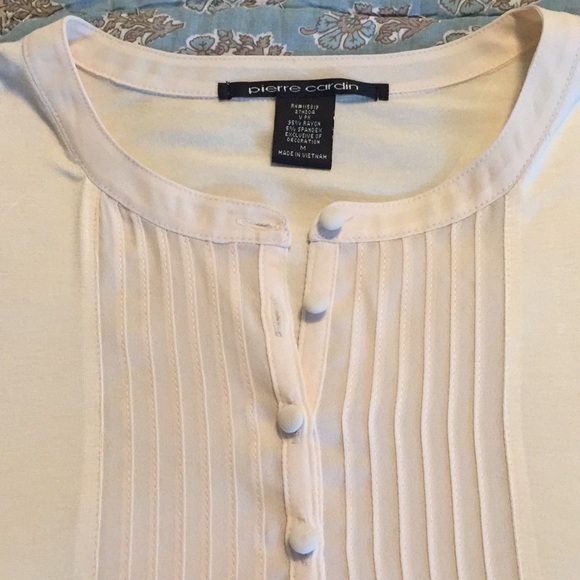 Pierre Cardin Tops - Pierre Cardin knit top w/ 3/4 sleeves size M. Perfect for Spring and Summer🌸🌼